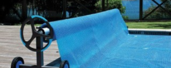 Enrolador para cobertor térmico: confort para a sua piscina