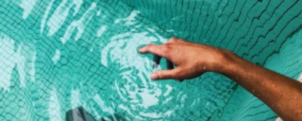 pH da piscina: o que é, como se origina e como regulá-lo
