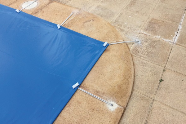 Cobertura de inverno para piscinas: características, tipos e acessórios